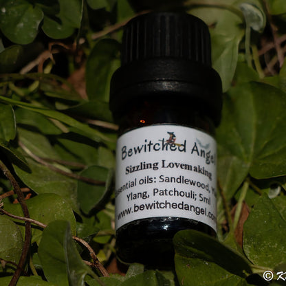 Sizzling Lovemaking Essential Oil